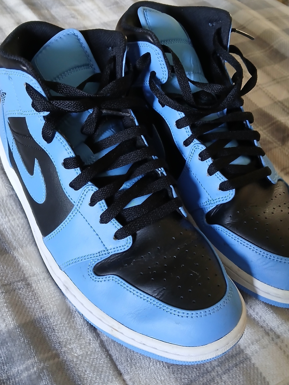 Nike Air Jordan 1 Mid Sneakers  University Blue & Black Colorway, MENS Size 11 - Picture 2 of 8